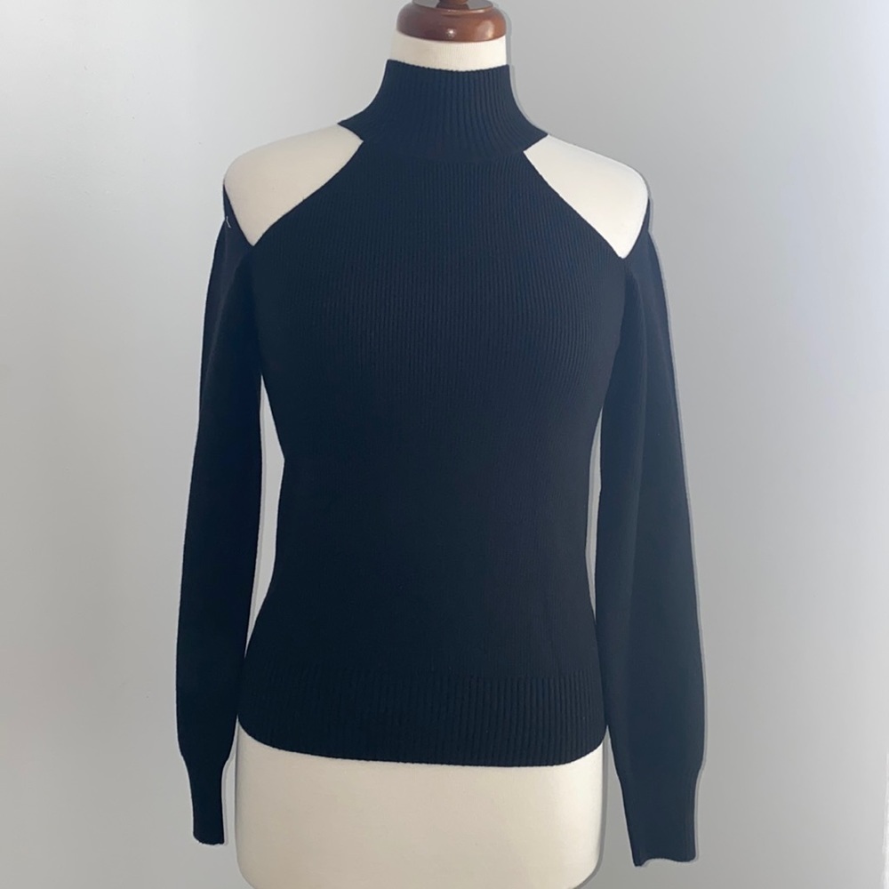 ASTR The Label | Cold Shoulder Chunky Knit Mock Neck Sweater Size Small